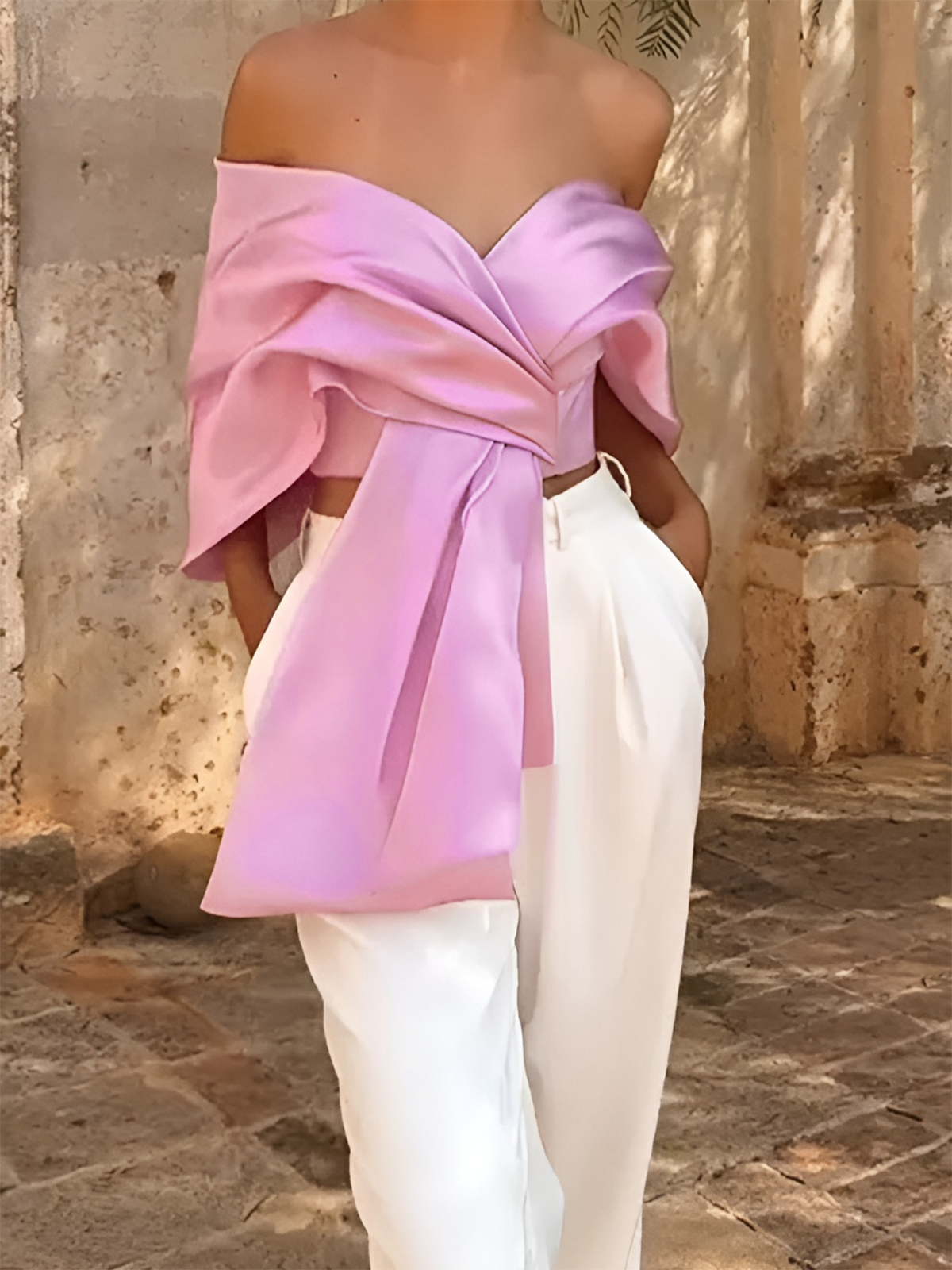 Off-the-shoulder satin plisseret top